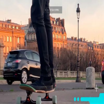 カヤックを漕いでいる乗馬のためのbluetooth 5.1の調節可能な歌の無線スピーカーSnowboatingが付いているBluetoothのスピーカーの帽子