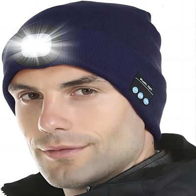 人の女性の十代の若者たちのHeadtorchのBluetoothのヘッドホーンの帽子をクリスマス プレゼント