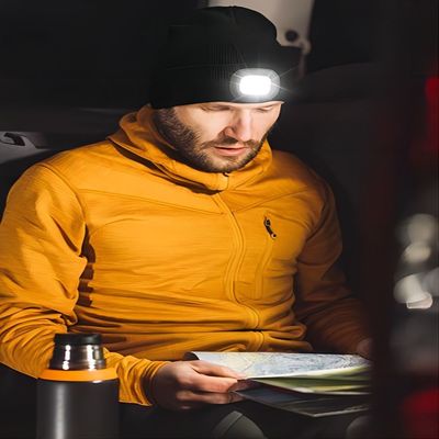 人、女性、Teenagesのための大きいギフトとしてライト、無線ヘッドホーン及びヘッドライトが付いているBluetoothの帽子